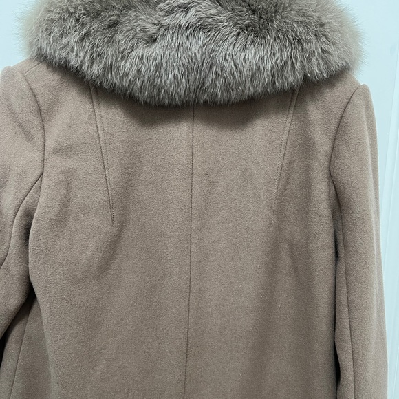 Wool Blend Coat Elie Tahari with Genuine Fox Fur Trim - Picture 11 of 12